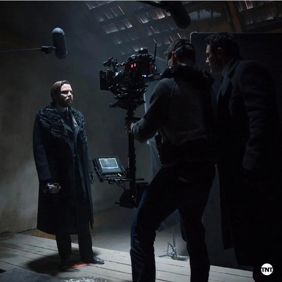 The Alienist, on set